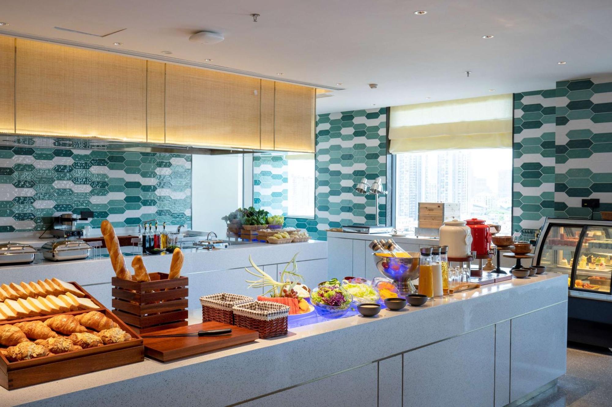 Hilton Garden Inn Shenzhen Nanshan Avenue מראה חיצוני תמונה